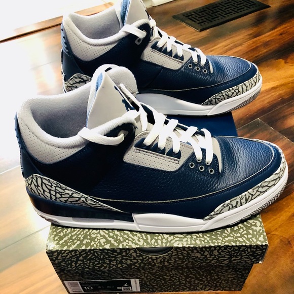 Air Jordan 3 - Picture 2 of 5
